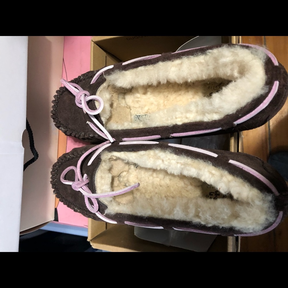 UGG Flats; Size 8 - Picture 2 of 6